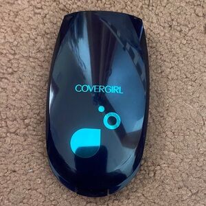 COVERGIRL Black Compact with Teal Logo Accents